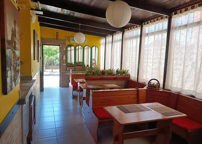 Mony's Island Pensjonat