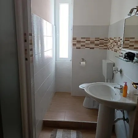 Mony's Island 3* ألغيرو